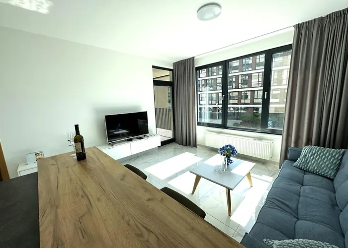 New In Old Town Danube View Apartment *